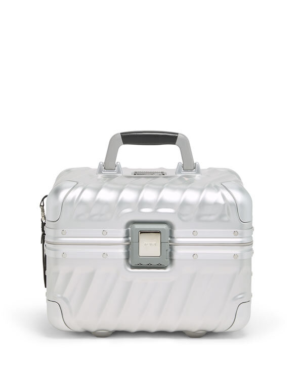 19 Degree Aluminium Train Case Silver | TUMI Germany