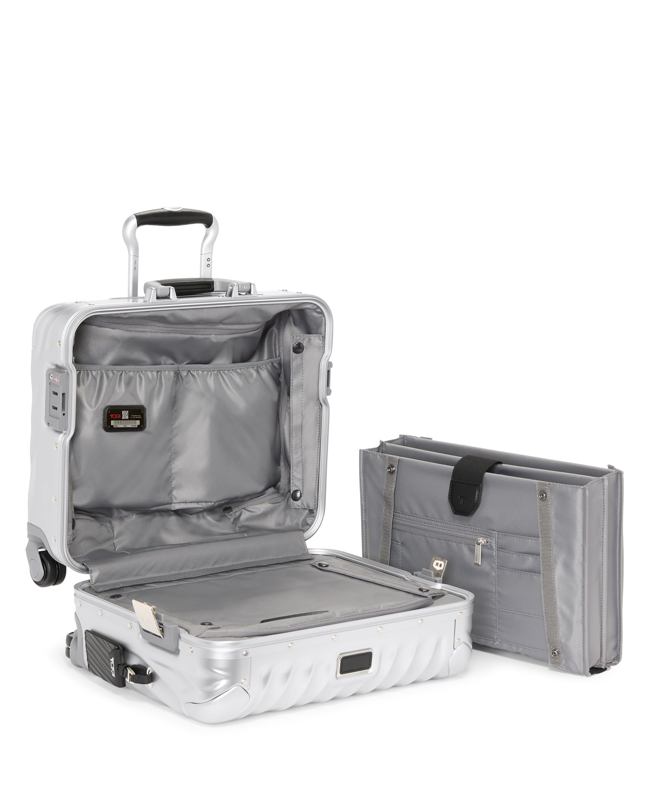 19 Degree Aluminium Compact Carry-On 40,5 cm Silver
