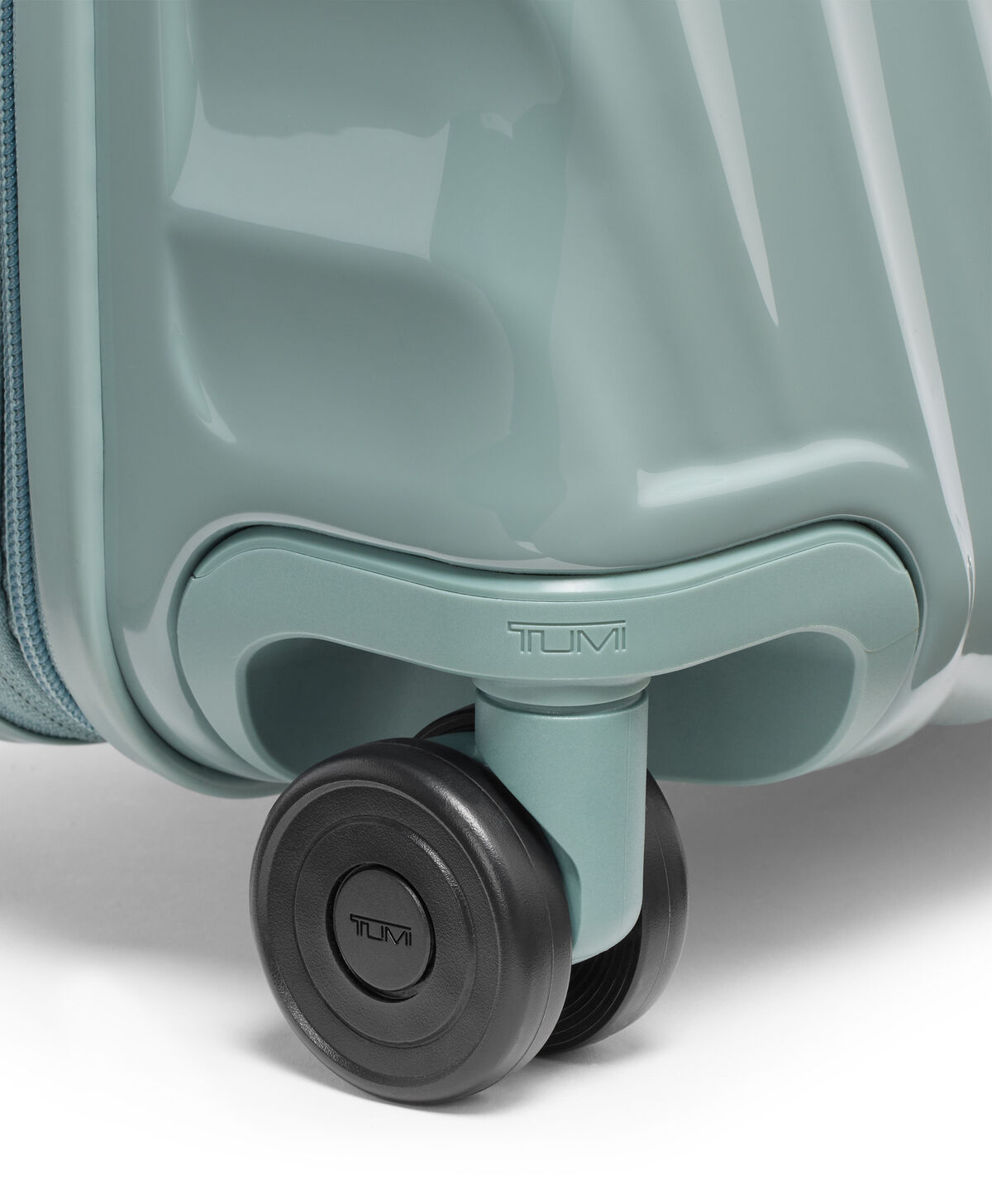 TUMI Continental Expandable Carry-On 55 cm