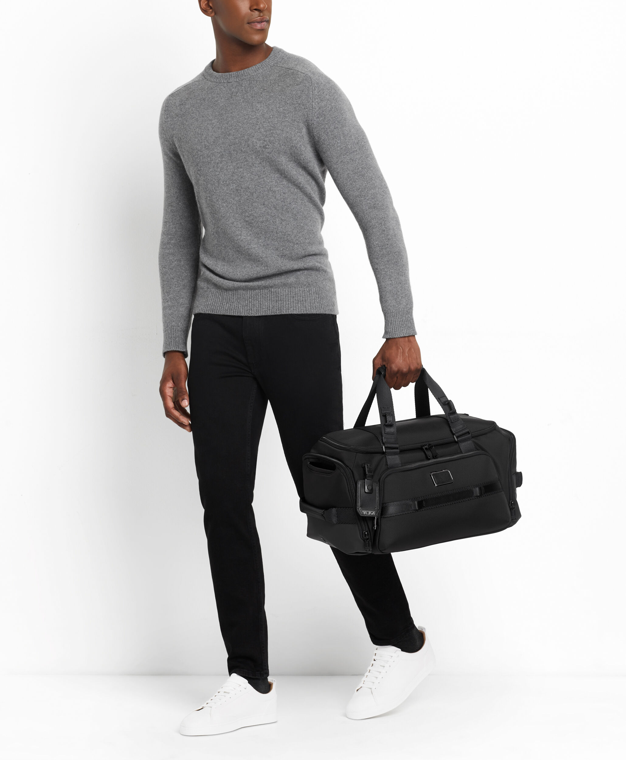 tumi small duffel