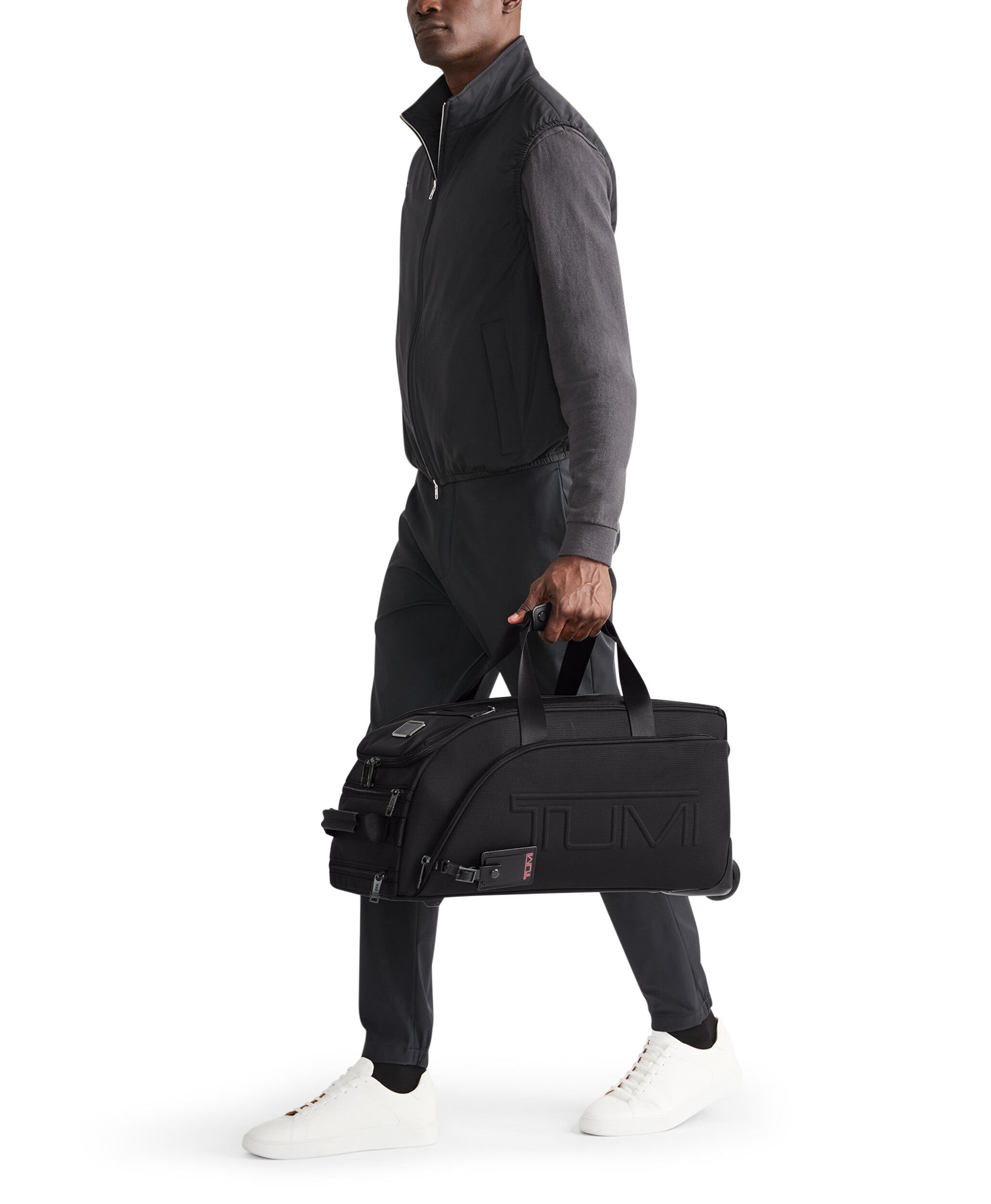 Alpha 3 Golf 2 Wheeled Duffel Black | TUMI Germany