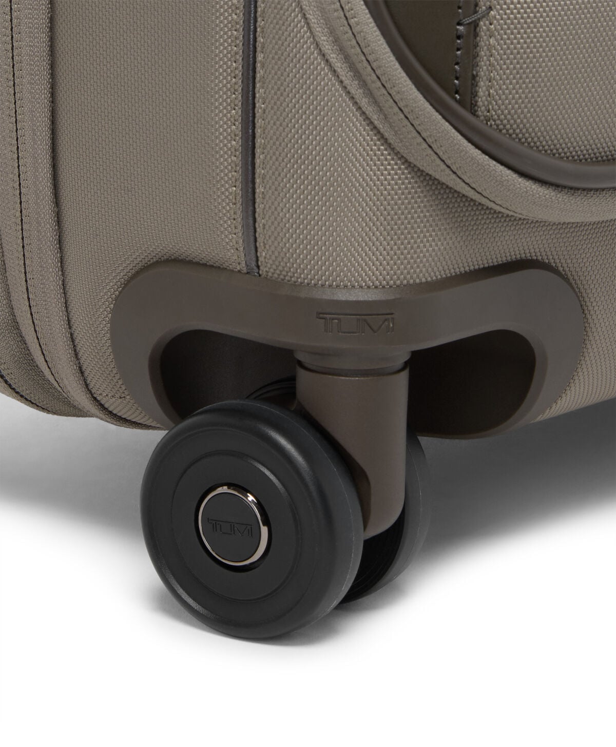 ARRIV&Eacute; Large Dual Access Expandable Cabin