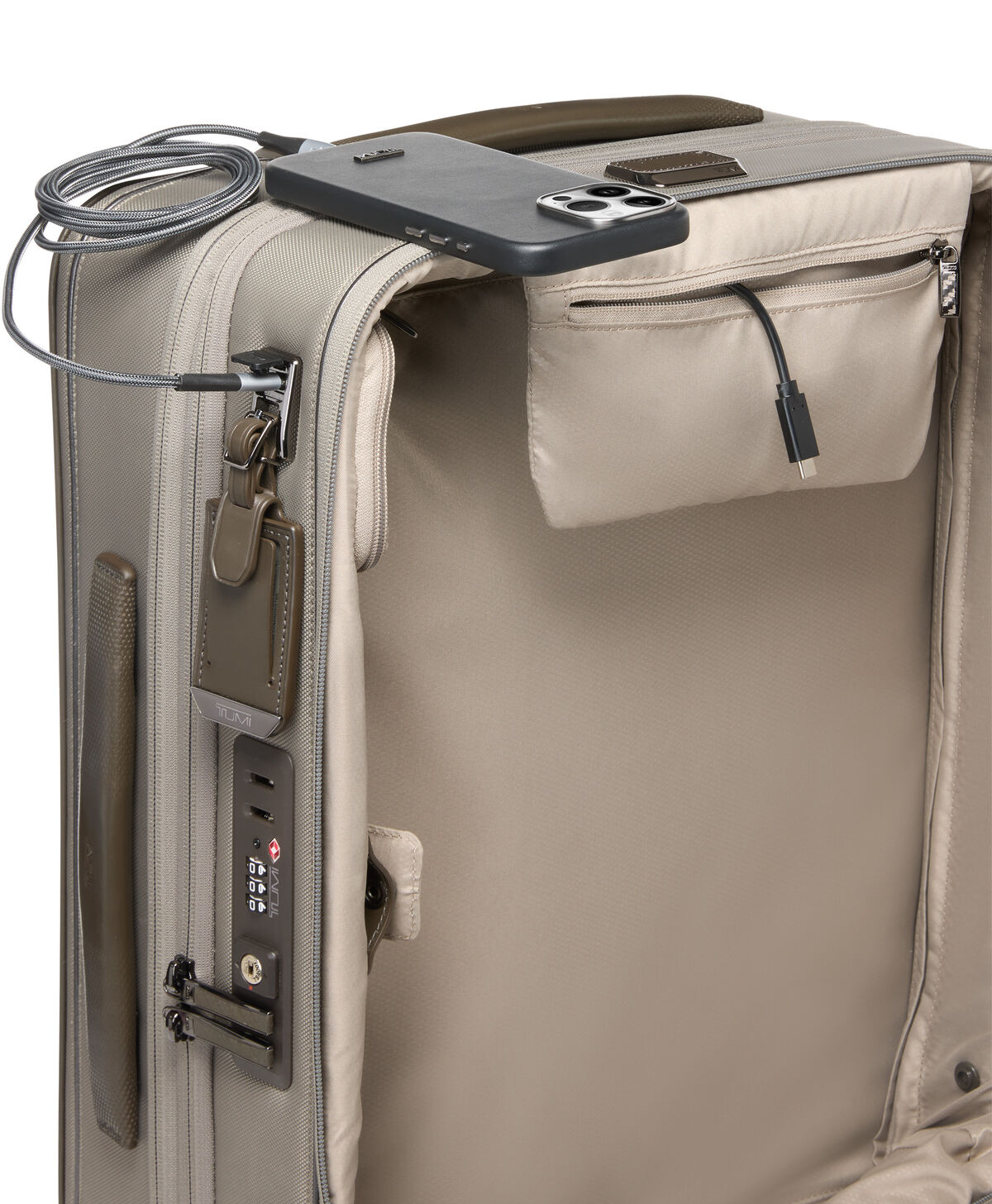 ARRIV&Eacute; Large Dual Access Expandable Cabin