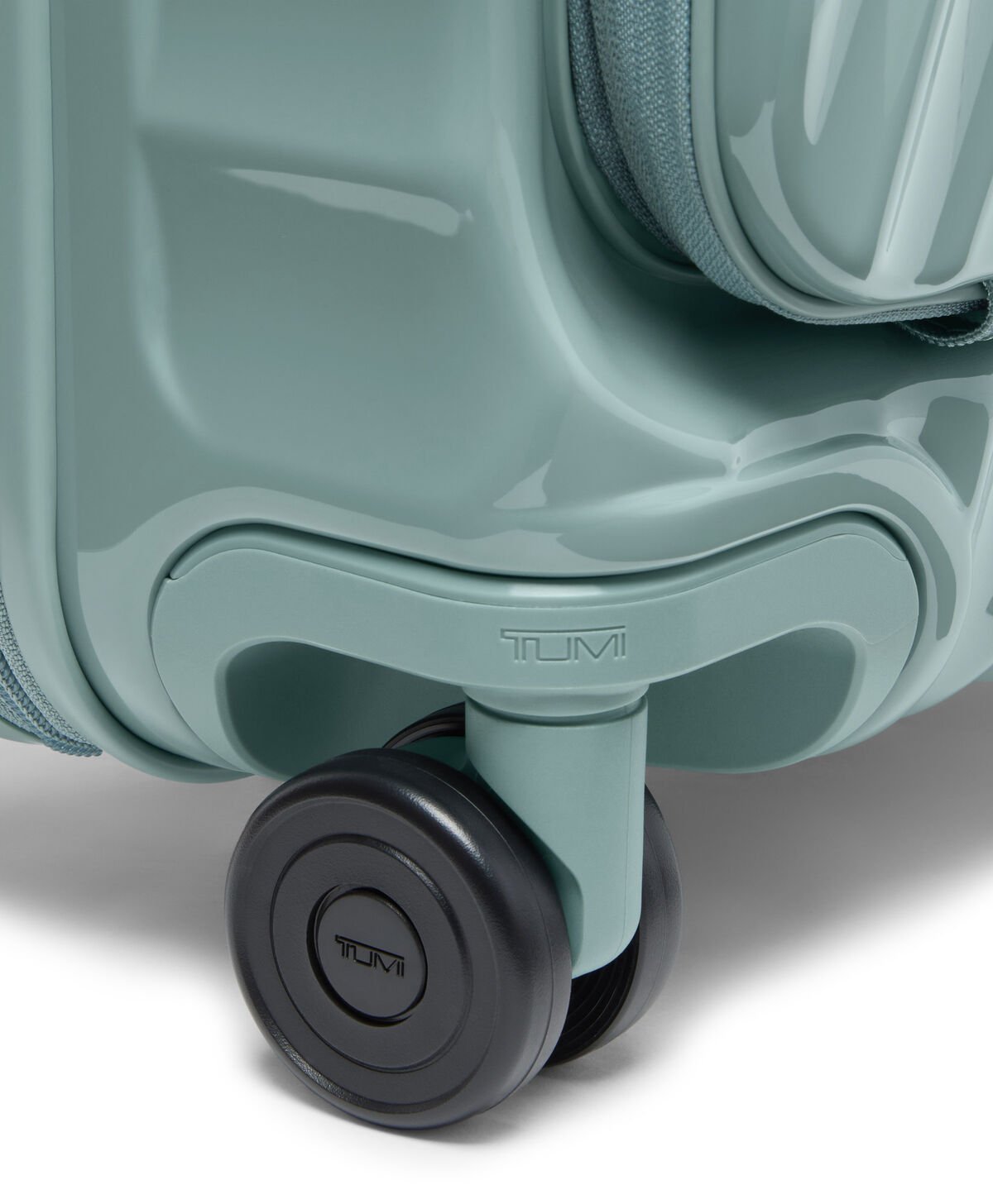 19 Degree Front Access Handgep&auml;ck &ndash; Front Access Expandable